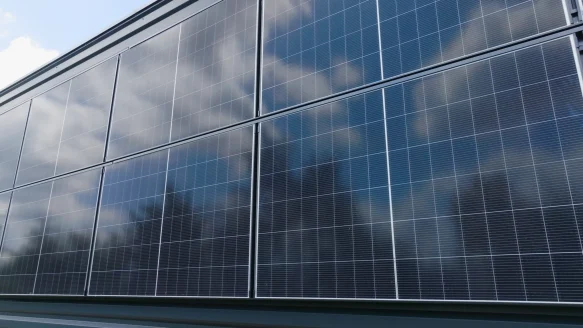 Inspection thermique de panneaux photovoltaïques par drone détectant les hotspots en Charente-Maritime